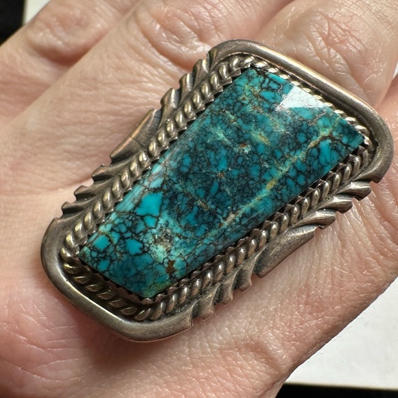 Artist signed Turquoise Sterling statement ring - Picture 2 of 8
